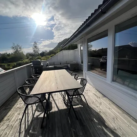 Entire House With View Over The Fjord Feriehus