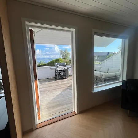 Hébergement de vacances Entire House With View Over The Fjord