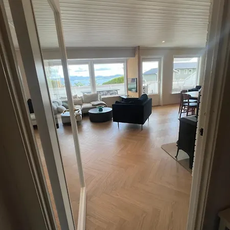 Feriehus Entire House With View Over The Fjord *