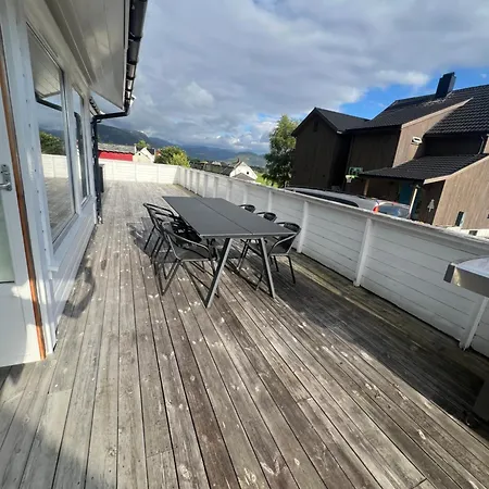 Feriehus Entire House With View Over The Fjord *