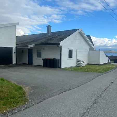 Feriehus Entire House With View Over The Fjord
