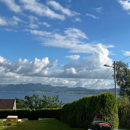 Entire House With View Over The Fjord Feriehus