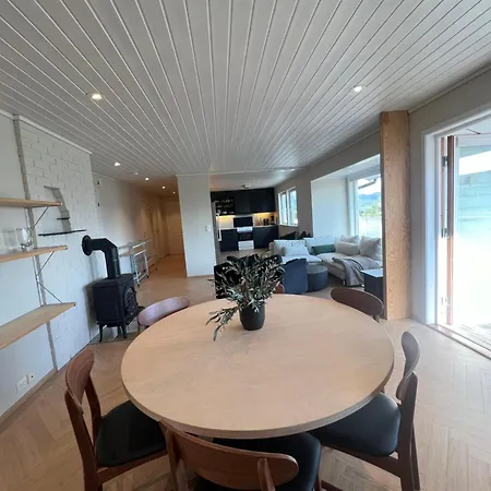 Hébergement de vacances Entire House With View Over The Fjord