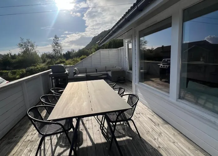Entire House With View Over The Fjord Feriehus