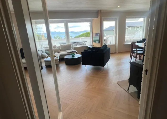 Feriehus Entire House With View Over The Fjord *
