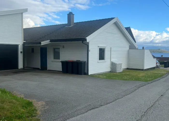 Feriehus Entire House With View Over The Fjord