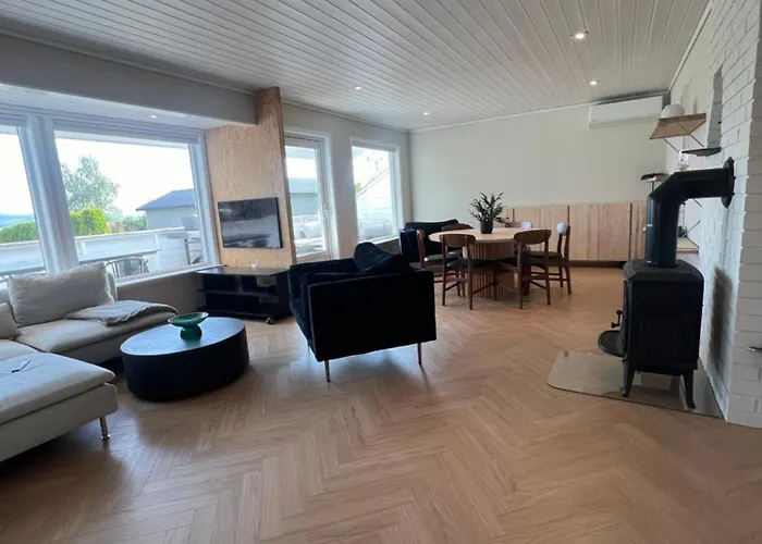 Entire House With View Over The Fjord Feriehus *